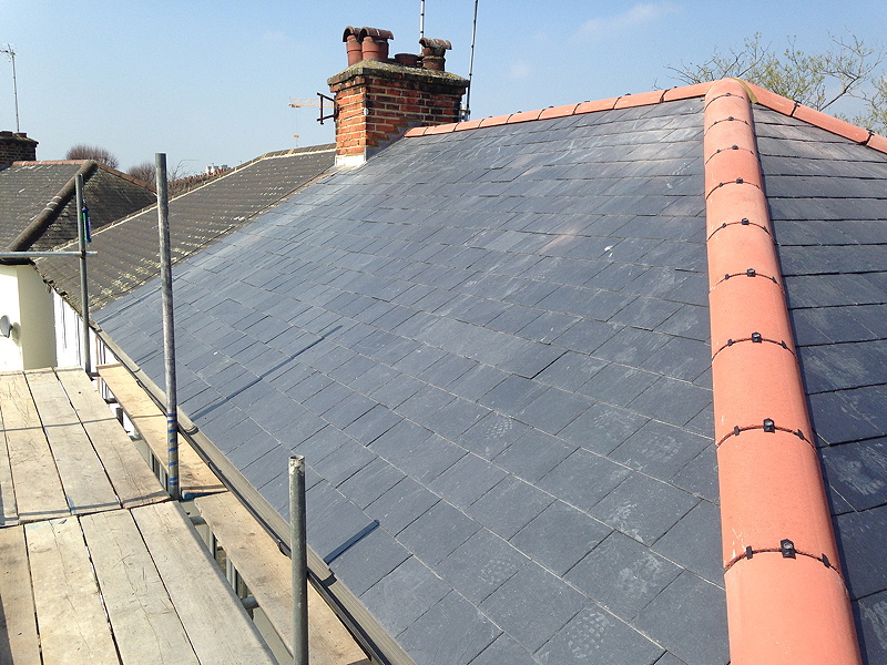 Renewed tiled roof by Stuart Smith Roofing